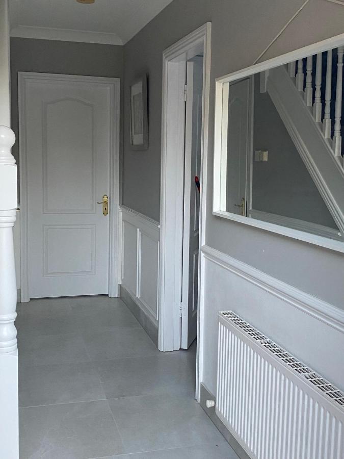 Modern House In Hébergement de vacances